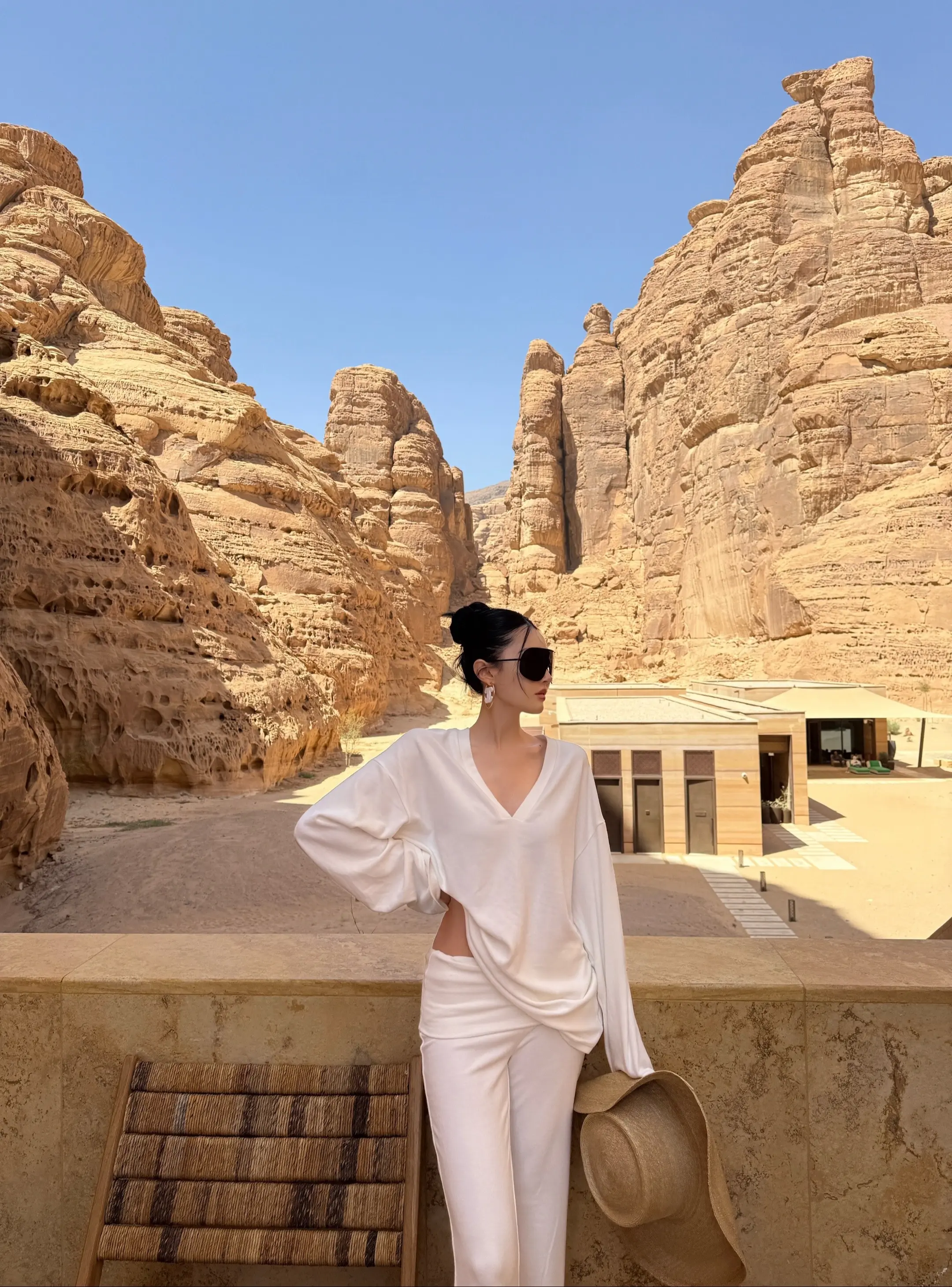 九游体育app娱乐躺在沙漠里…-九游「中国体育」娱乐 官方网站 登录入口